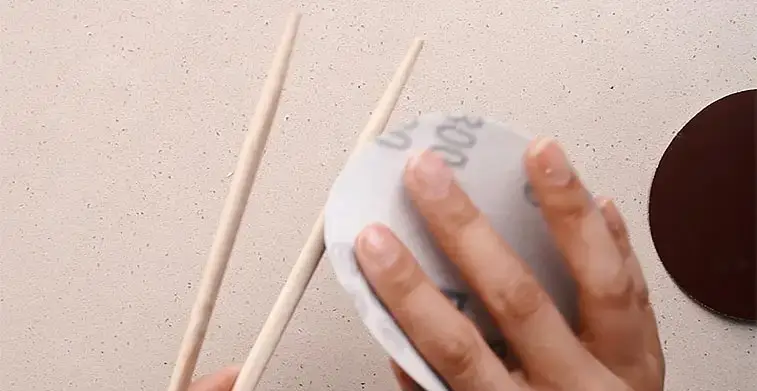 Using chopsticks as knitting needles to save money