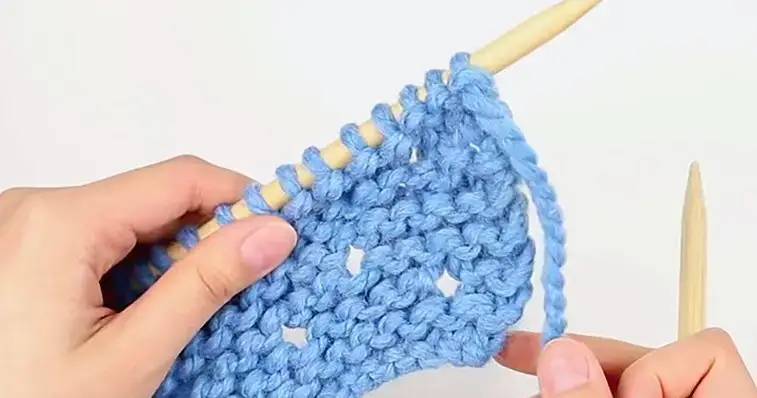 holes in knitting