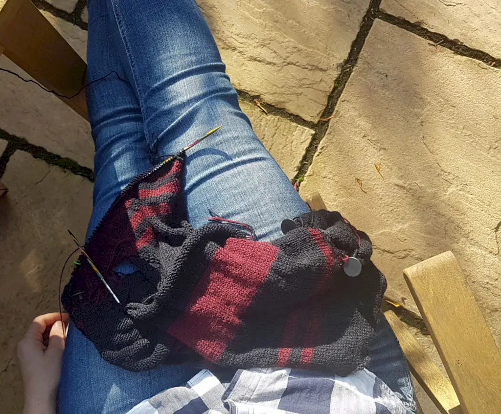 เสื้อสเวตเตอร์ถักลายทางบ้าไปแล้ว