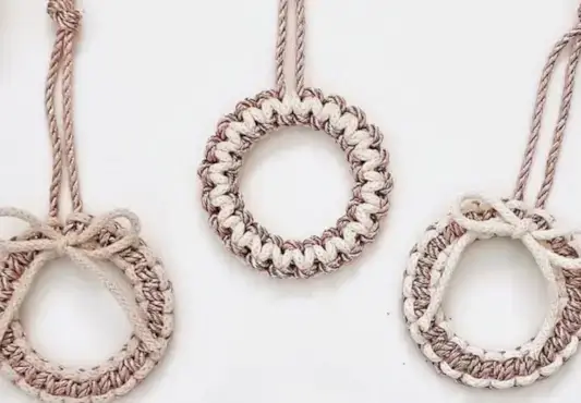 17 návodů na výrobu svátečních vánočních ozdob Macrame