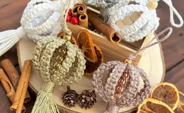 14 lihtsat isetegemise makramee-jõulupalli – makrameebaas