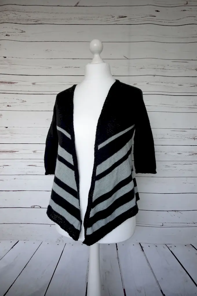 랜덤 스트라이프 가디건이 완성되었어요!
