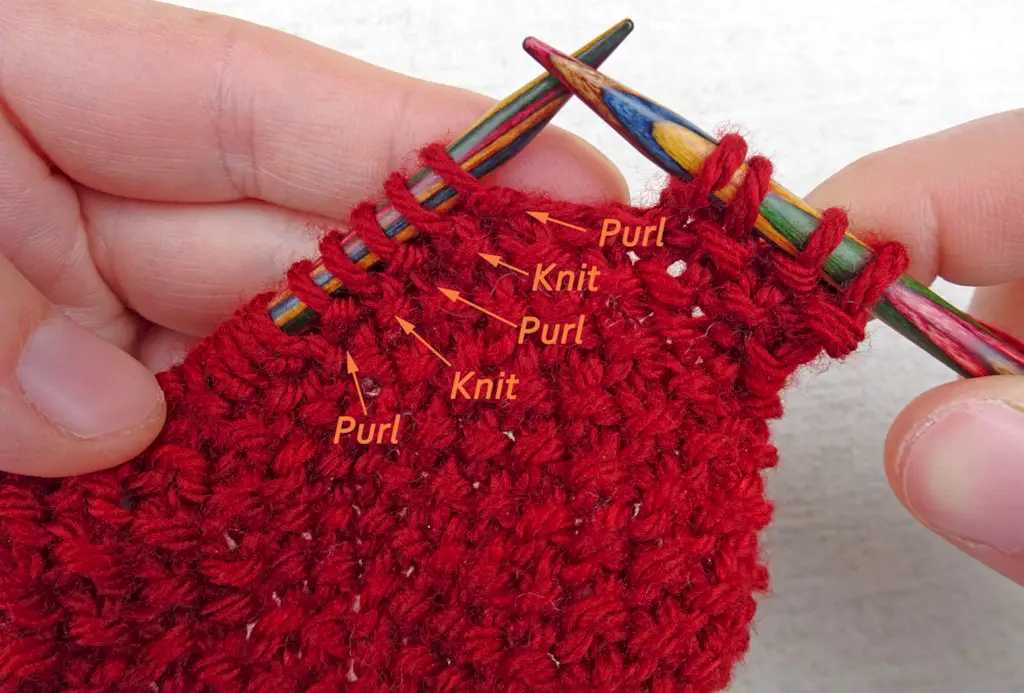 Différence entre un point tricoté et un point envers – Apprendre à tricoter pour les débutants – Leçon 2