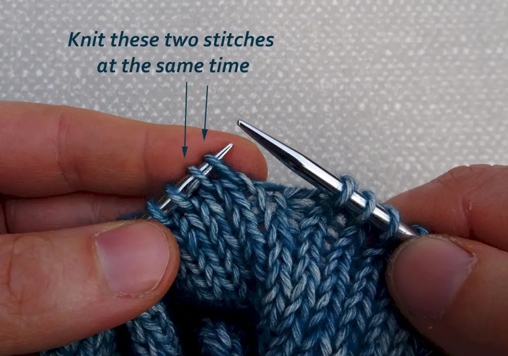 Kuinka neuloa kaksi yhteen (P2tog) ja nurin kaksi yhteen (P2tog)