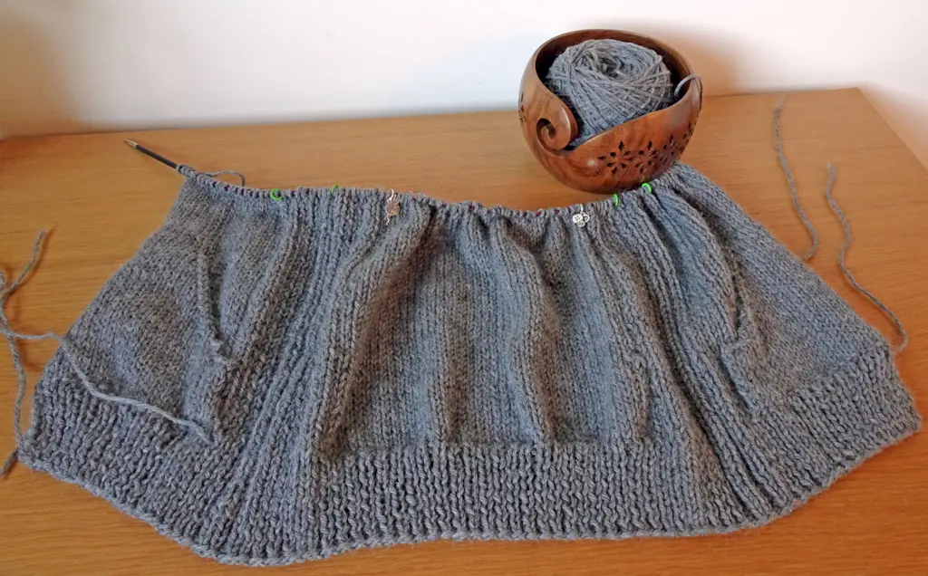 Alt-pæn-hættetrøje-WIP1