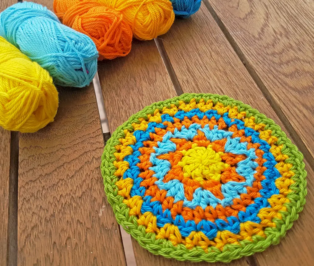 รูปแบบโครเชต์ฟรี Star Mandala ของ Lorna