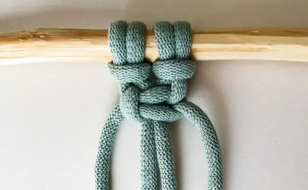 Square Knot Step-by-step Tutorial with Photos - Step 4  Mimi & basket