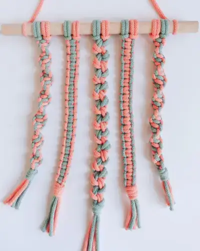 Free Macrame Wall Hanging Tutorial for Absolute Beginners with Step-by-Step Photo Instructions & Knot Guide