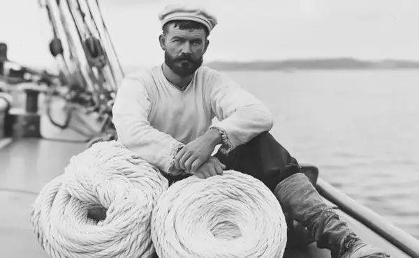 The Knotty History of Macrame A Tale of Twists Turns, and Tassels  Mimi & basket 